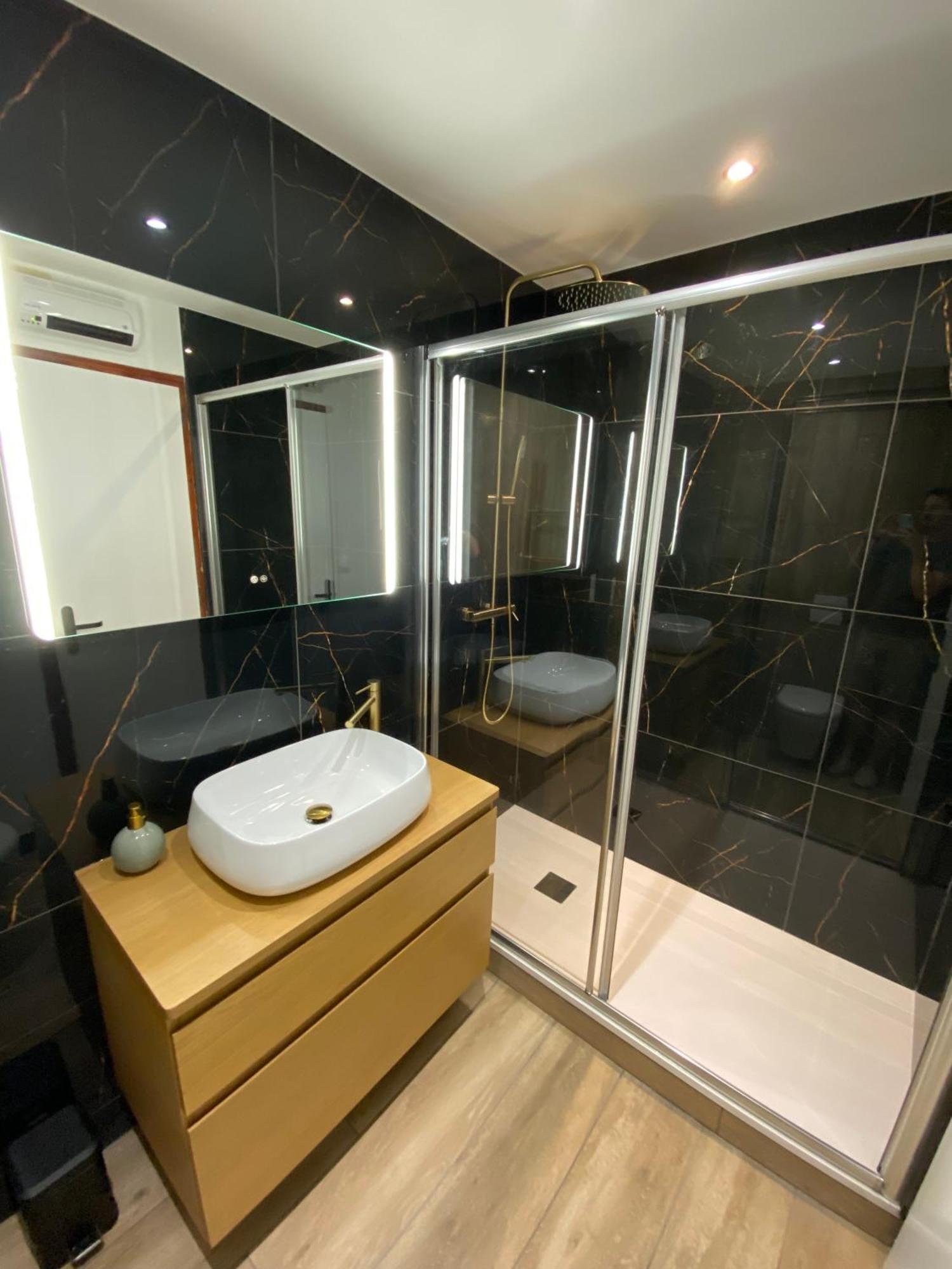 Madonna Elegance, Proche Sanctuaire, 95M2 Apartment Lourdes Luaran gambar