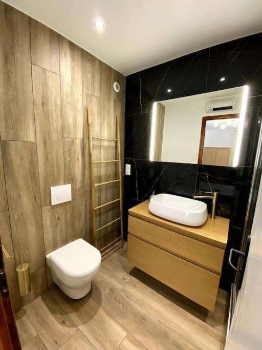 Madonna Elegance, Proche Sanctuaire, 95M2 Apartment Lourdes Luaran gambar