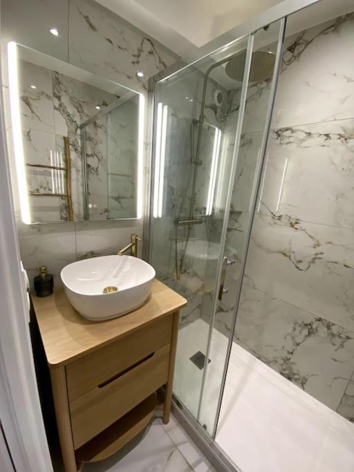 Madonna Elegance, Proche Sanctuaire, 95M2 Apartment Lourdes Luaran gambar