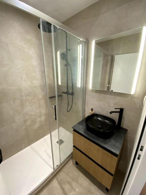 Madonna Elegance, Proche Sanctuaire, 95M2 Apartment Lourdes Luaran gambar